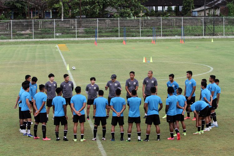 Persiapan Para Pemain Sepakbola Indonesia